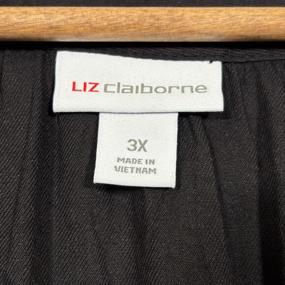 New Liz Claiborne Black Blouse 3X V-Neck Short Sleeve Plus Minimalist Timeless - Picture 3 of 7
